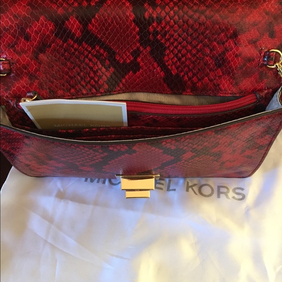 ❣️NWT❣️MICHAEL KORS❤️RED❤️ Ellie Flap Over PURSE - Picture 8 of 8